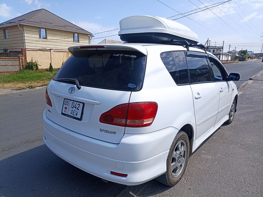 Toyota Ipsum: 2003 г., 2.4 л, Автомат, Газ, Минивэн: фото 4