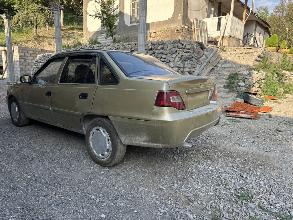 Daewoo Nexia: 2009 г., 1.5 л, Механика, Бензин, Седан: фото 4