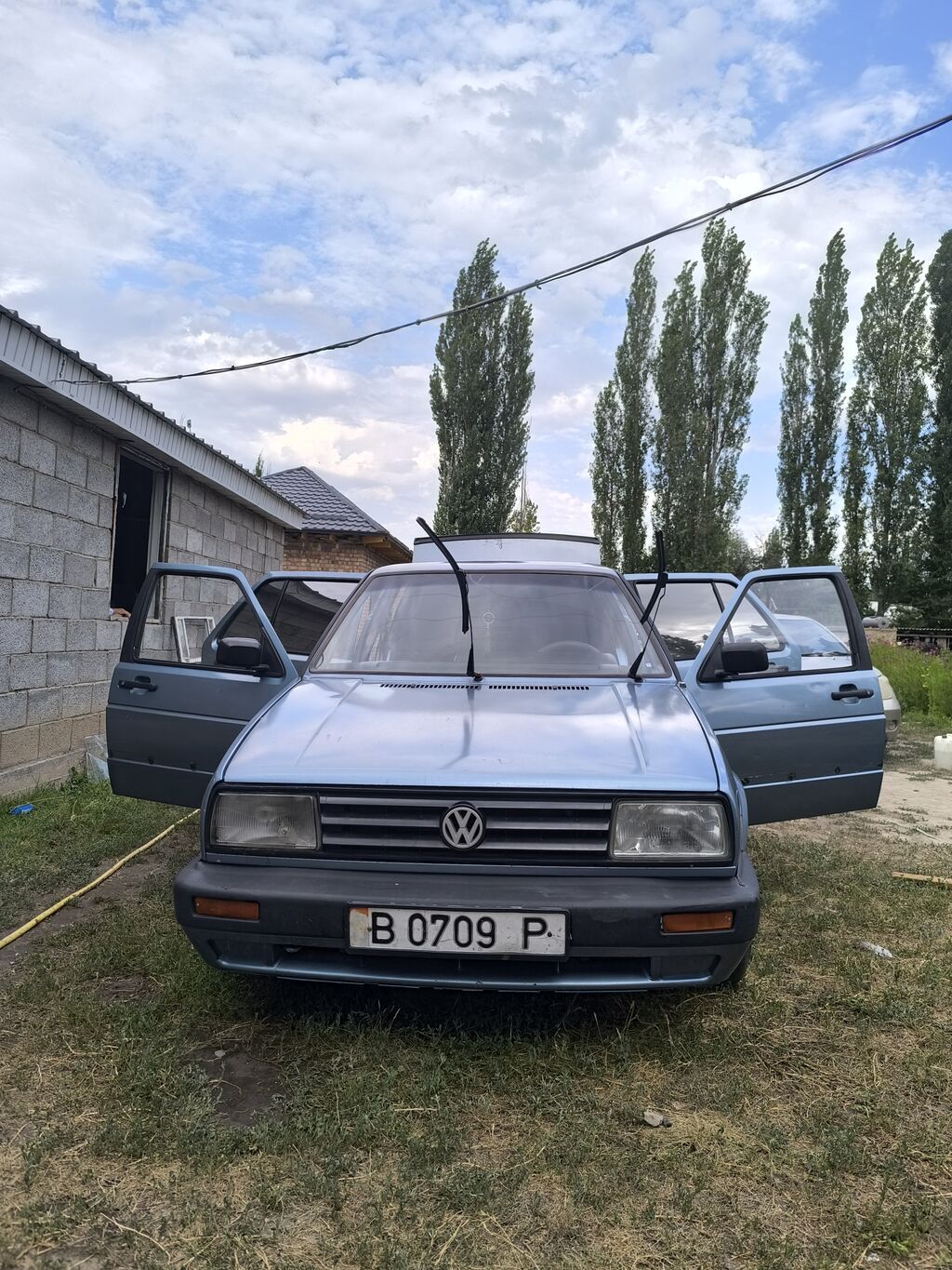 Volkswagen Jetta: 1991 г., Механика, Седан: фото 4