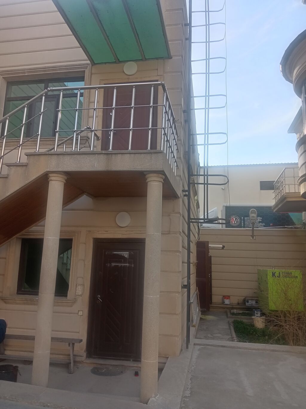 Abşeron rayonu, Xirdalan şəhəri, Sənaye zona, Anbar/istehsalat sahəsi