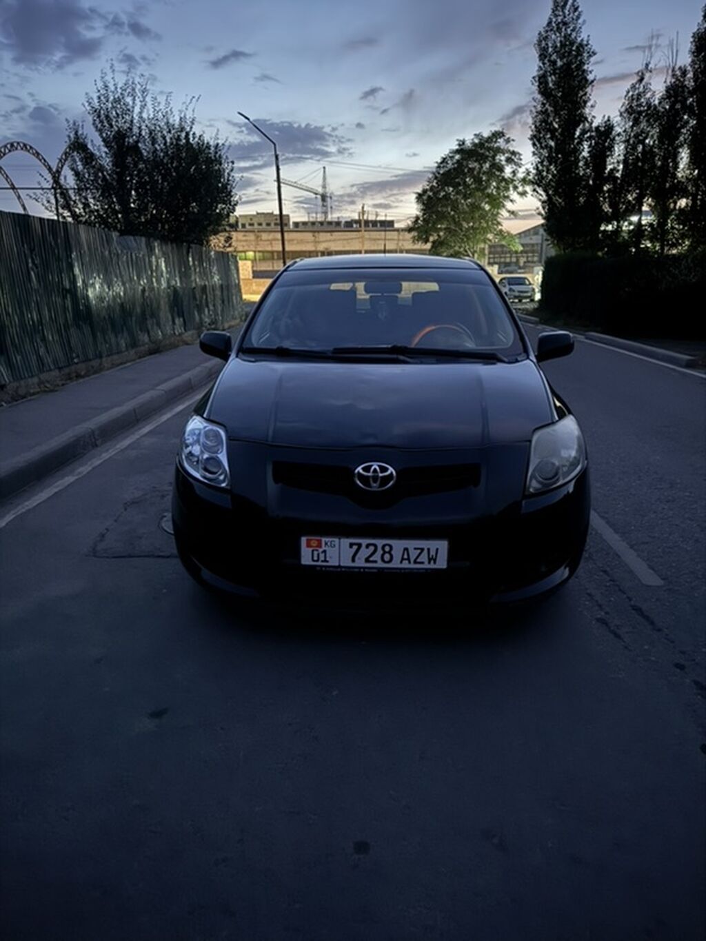 Toyota Auris: 2008 г., 2 л, Механика, Дизель, Хэтчбэк: фото 2