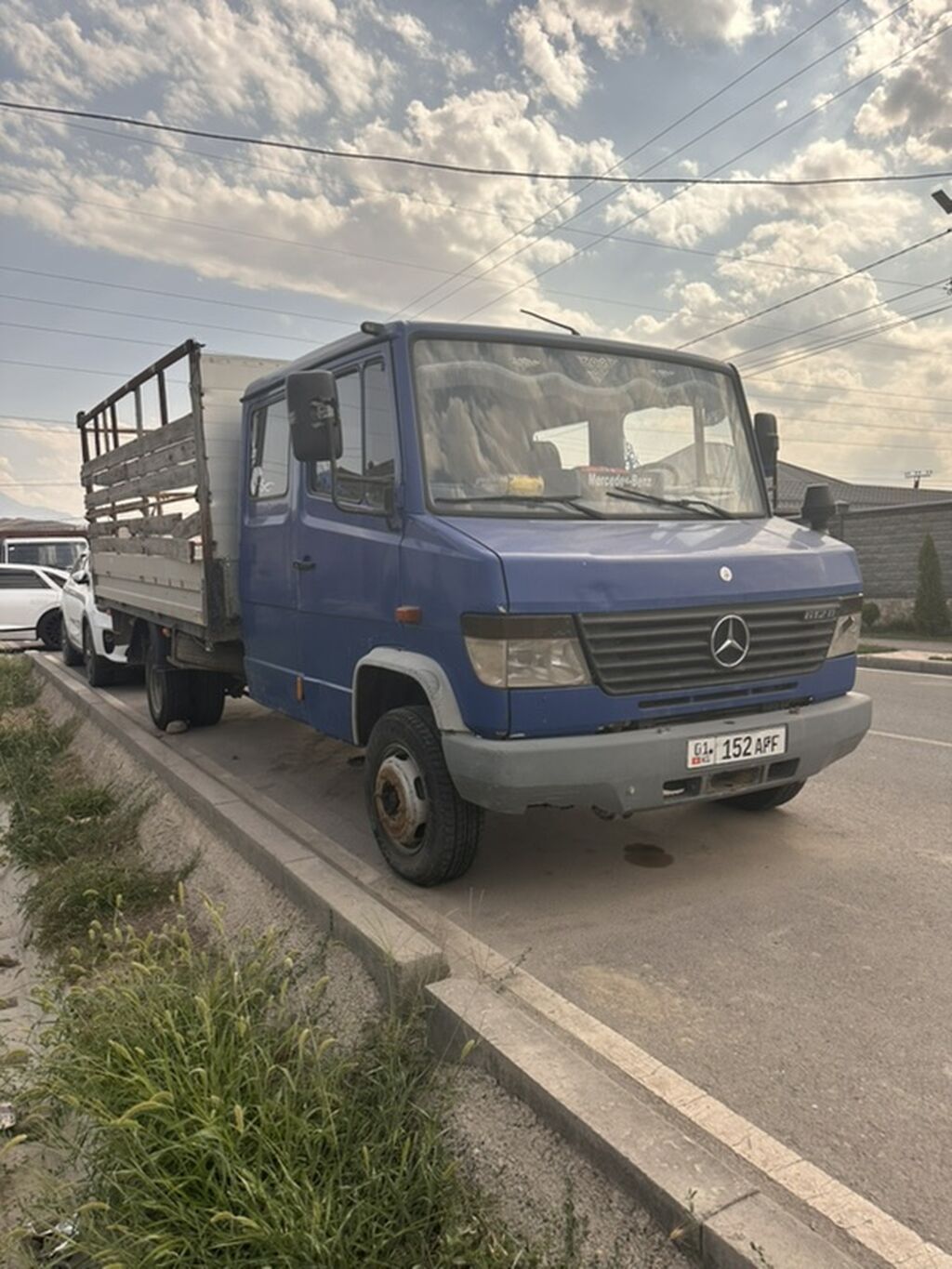 Грузовой автомобиль Mercedes‑Benz 812D (бортовой) - Кабина: фото 2