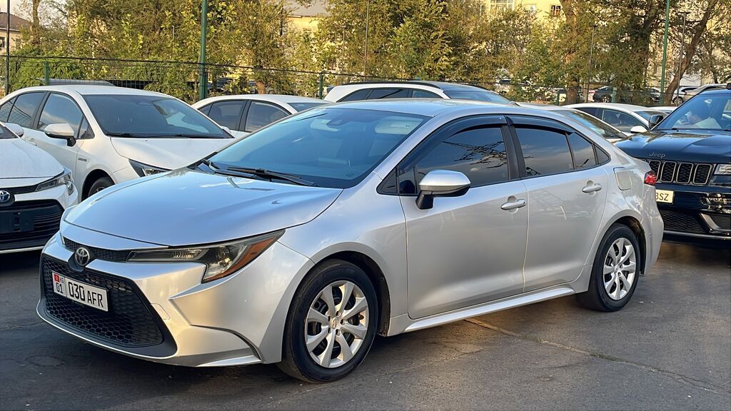 Toyota Corolla: 2021 г., 1.8 л, Вариатор, Бензин, Седан: фото 3