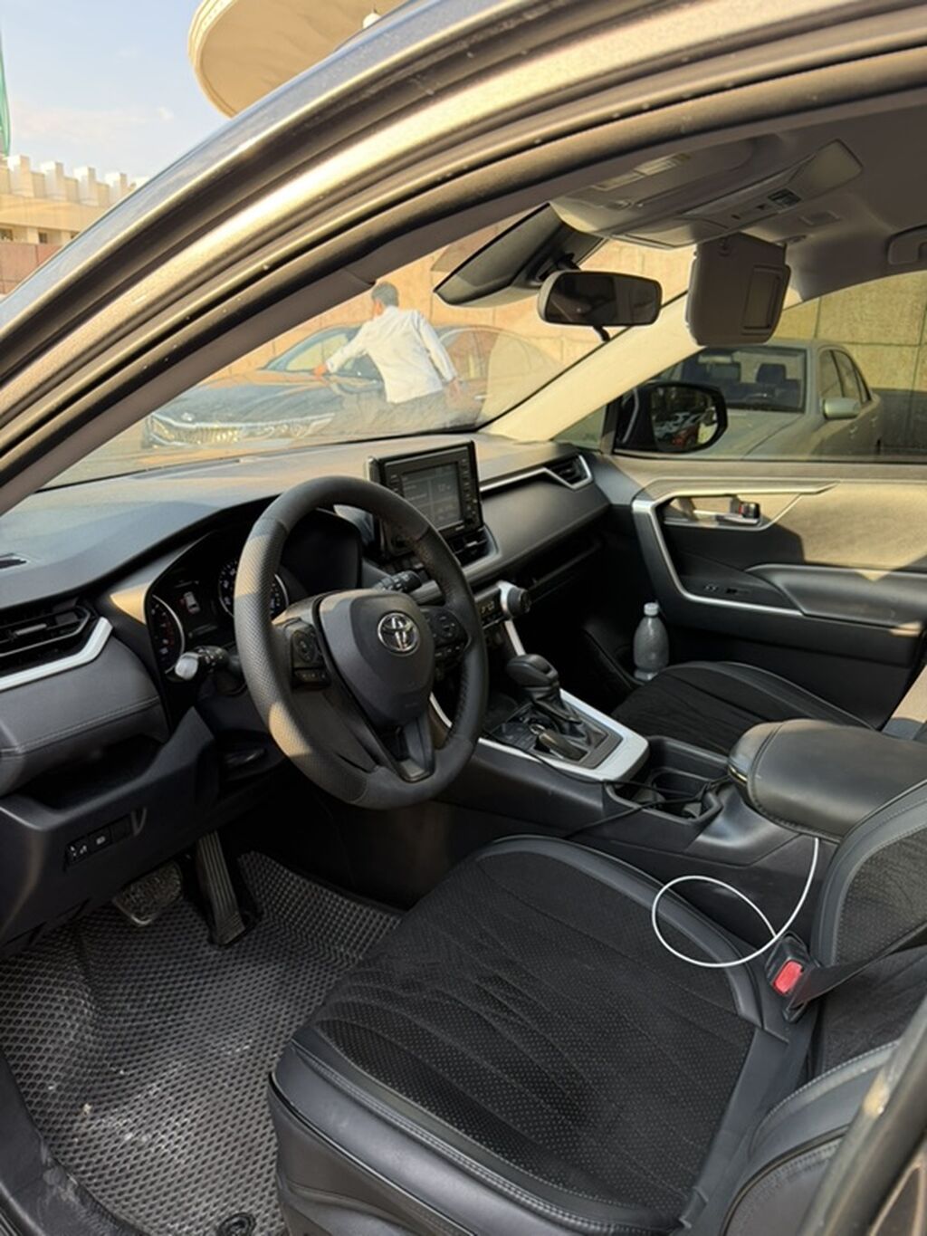 Toyota RAV4: 2019 г., Автомат, Бензин, Кроссовер: фото 4