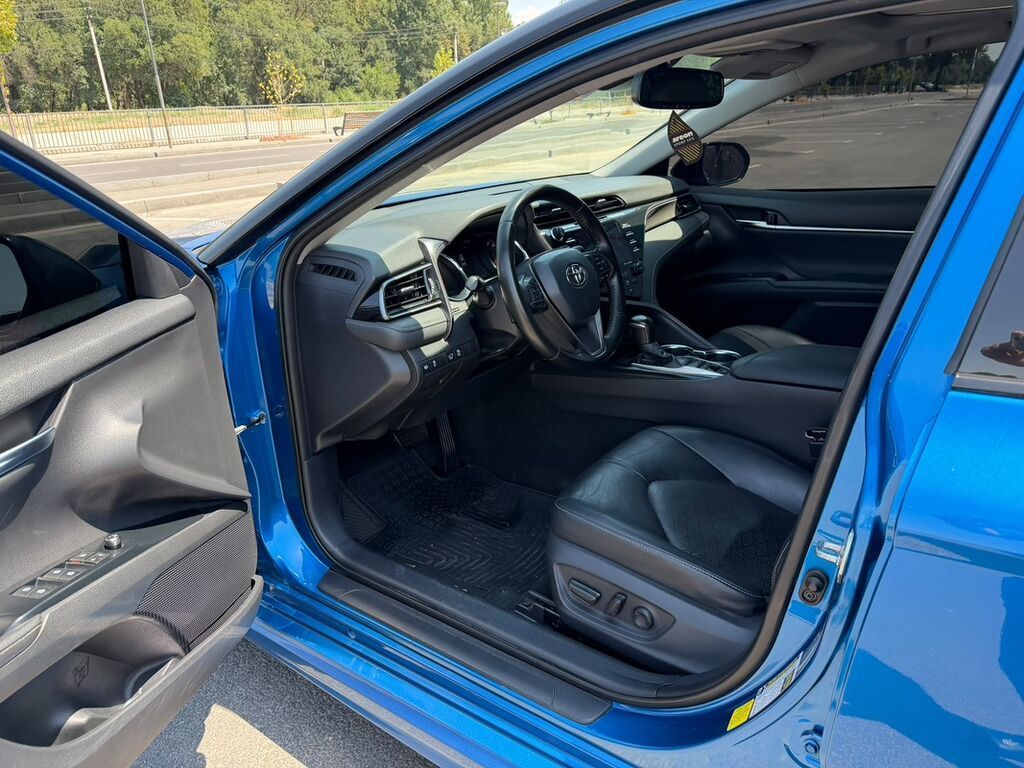 Toyota Camry: 2019 г., 2.5 л, Автомат, Бензин, Седан: фото 8