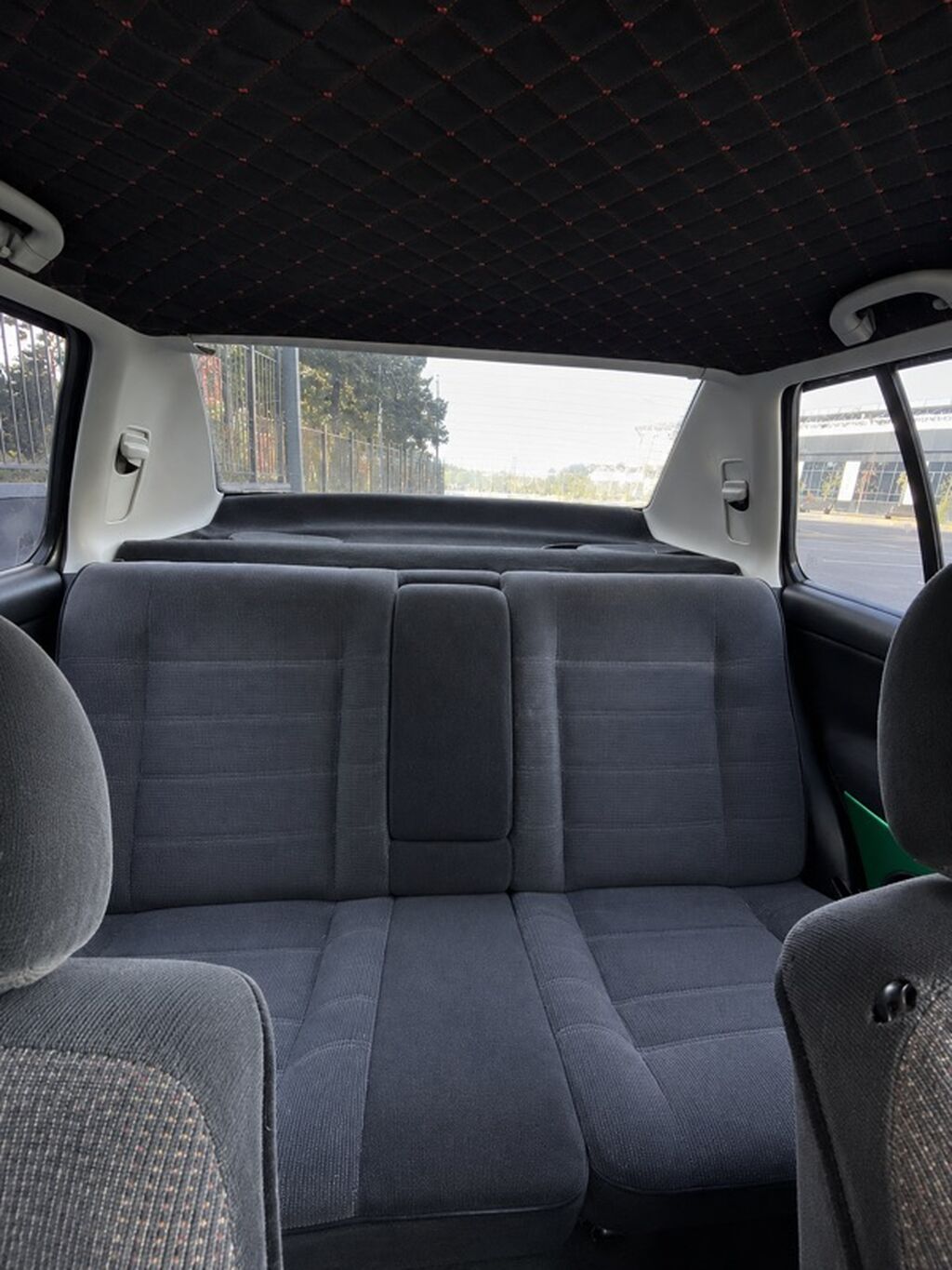 Volkswagen Vento: 1993 г., 1.8 л, Механика, Бензин, Седан: фото 8