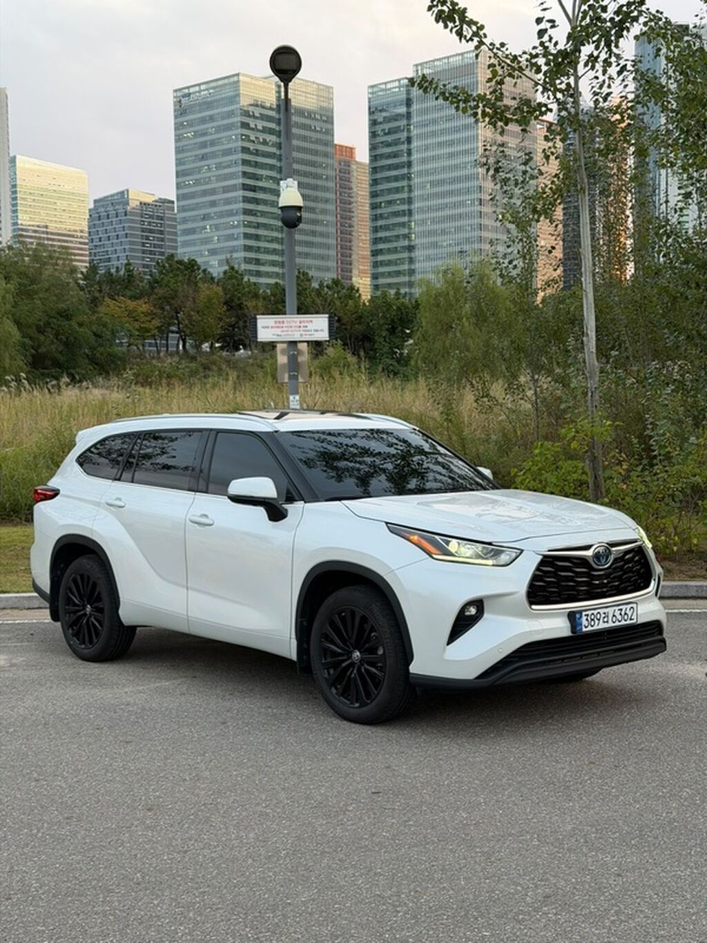 Toyota Highlander: 2023 г., Гибрид, Внедорожник: фото 5