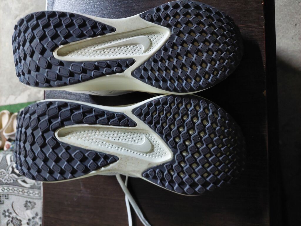 Кроссовки, 39.5, Nike, Б/у, цвет - Белый, Самовывоз, Платная доставка — фото 2