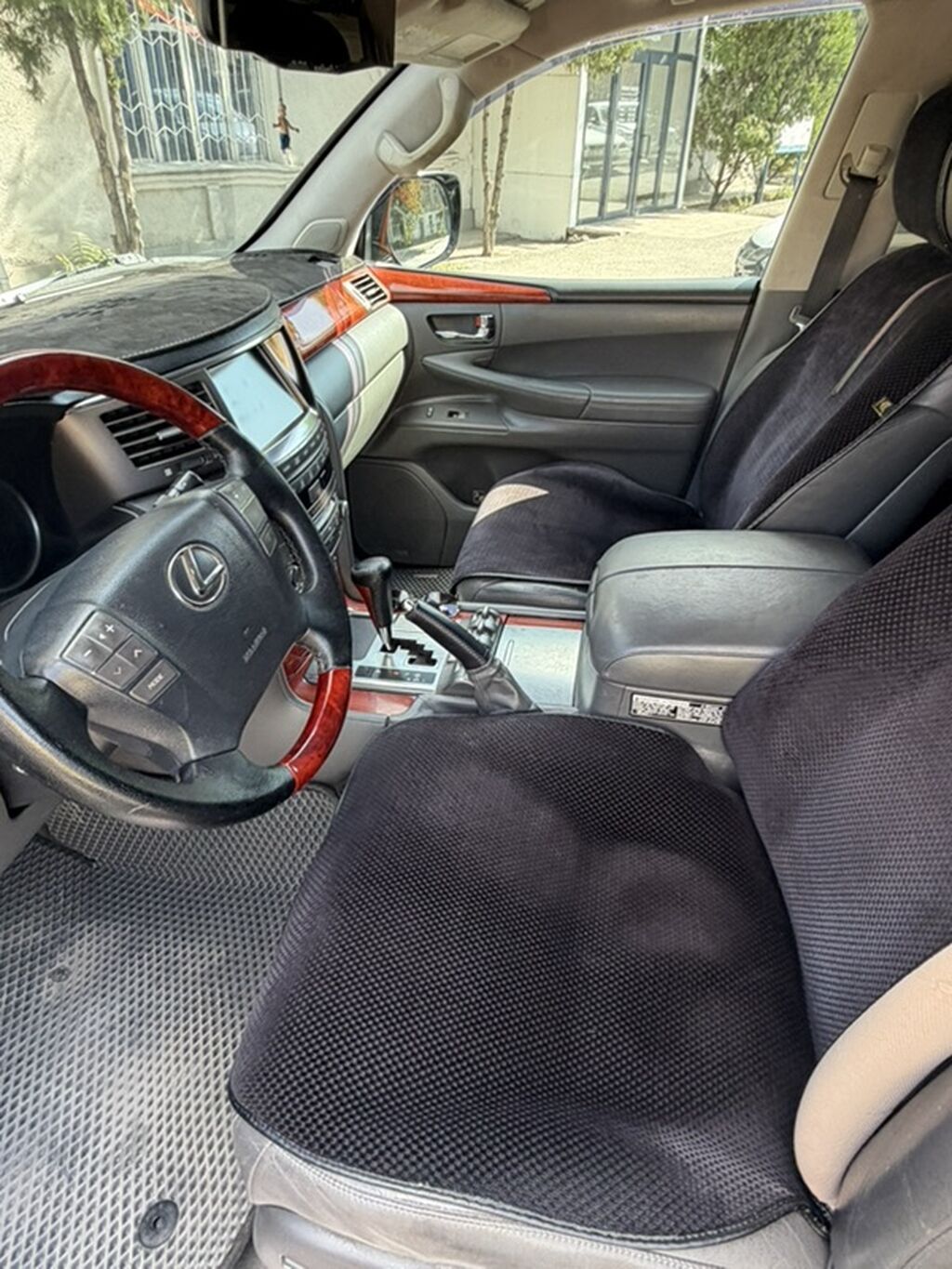 Lexus LX: 2009 г., 5.7 л, Автомат, Бензин, Внедорожник: фото 7