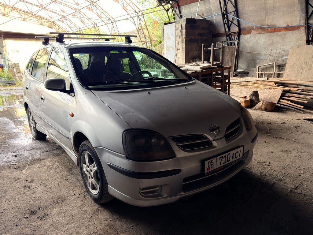 Nissan Almera Tino