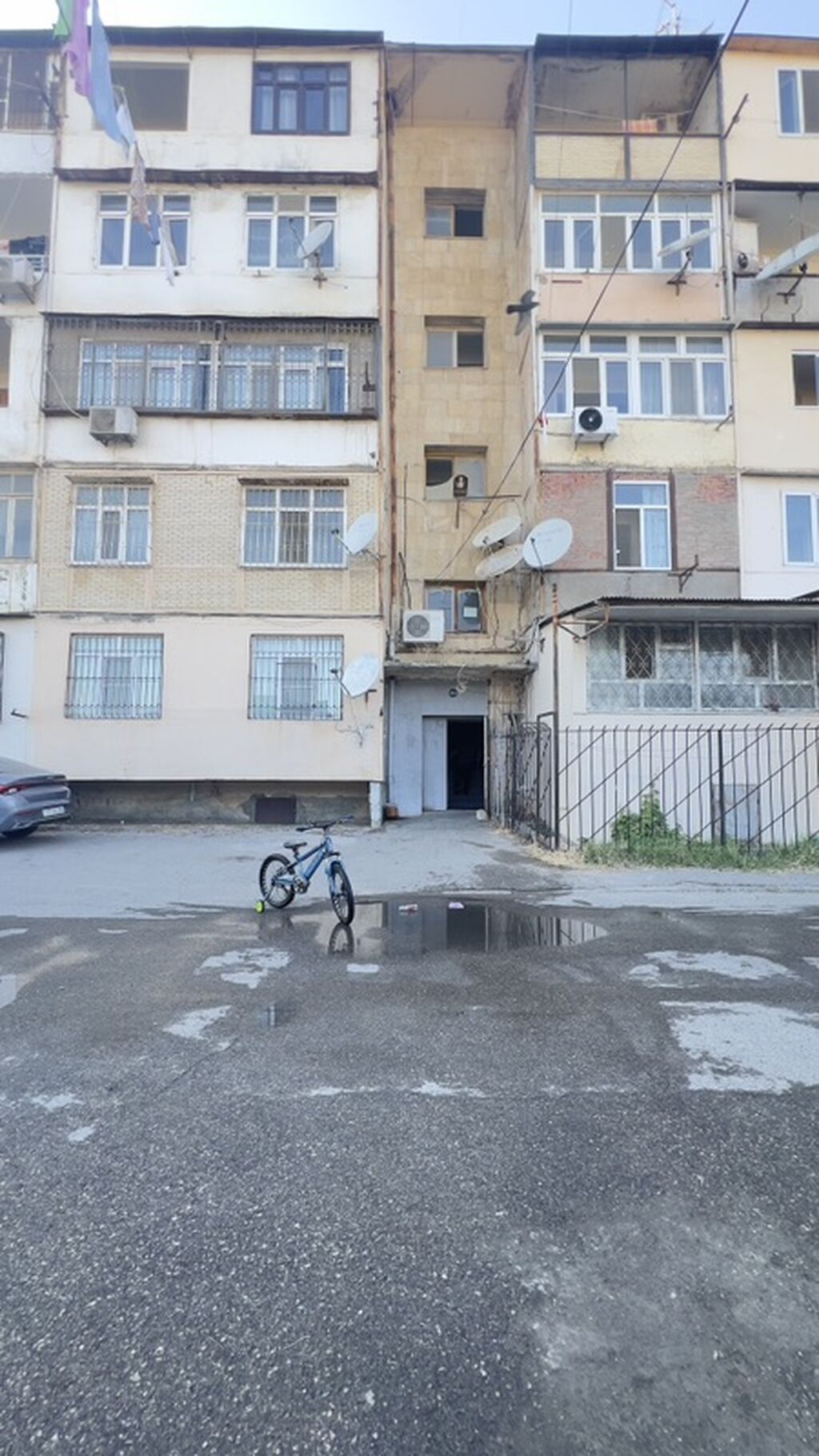 Bakı, Bakıxanov qəs., 3 otaqlı, Köhnə tikili, m. Neftçilər, 97 kv. m