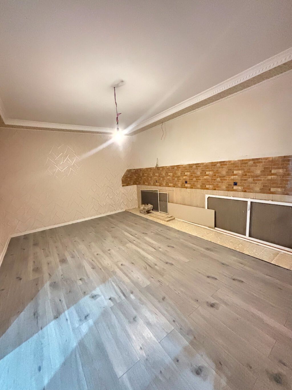 Masazır, Qubadlı məktəbinin yanı – 6.5 sot torpaq sahəsində 5 otaqlı