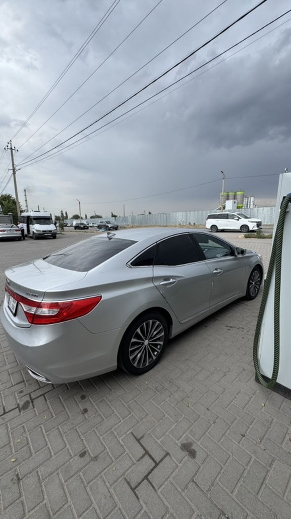 Hyundai Grandeur: 2011 г., 3 л, Автомат, Газ, Седан: фото 6
