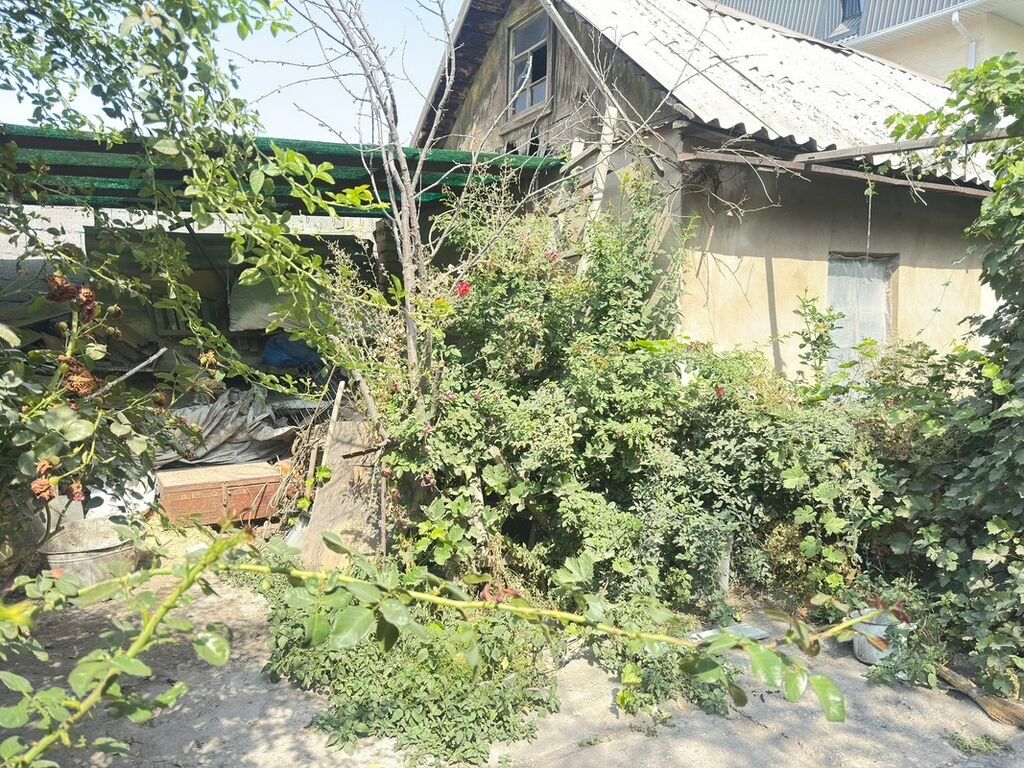 Дом с участком и хозяйственными постройками. Продаётся пол дома с: фото 3