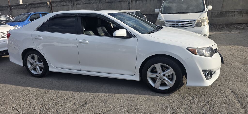 Toyota Camry: 2012 г., 2.5 л, Автомат, Бензин, Седан: фото 2