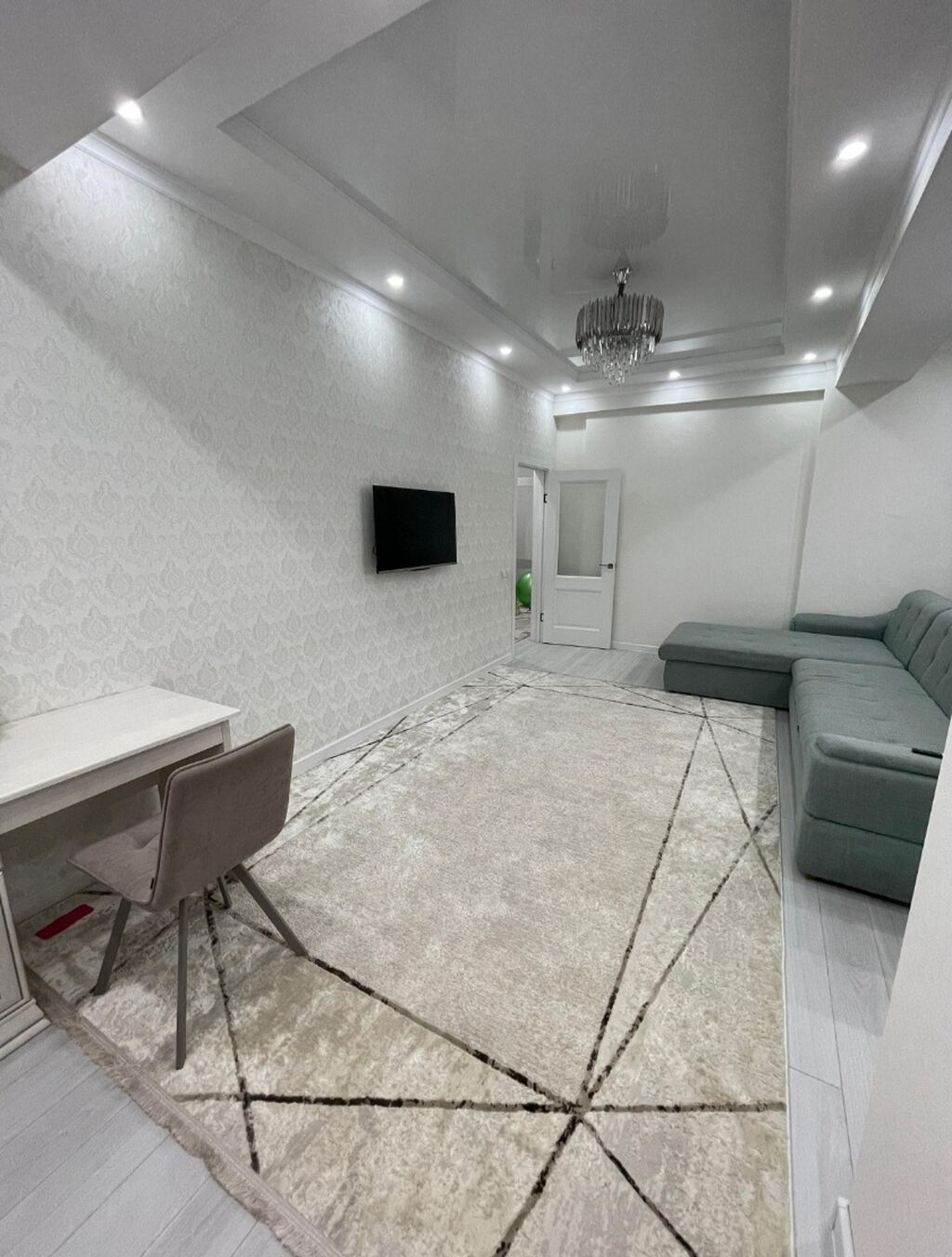2 комнаты, 64 м², 12 мкр Элитка, 8 этаж, Дизайнерский ремонт: фото 2