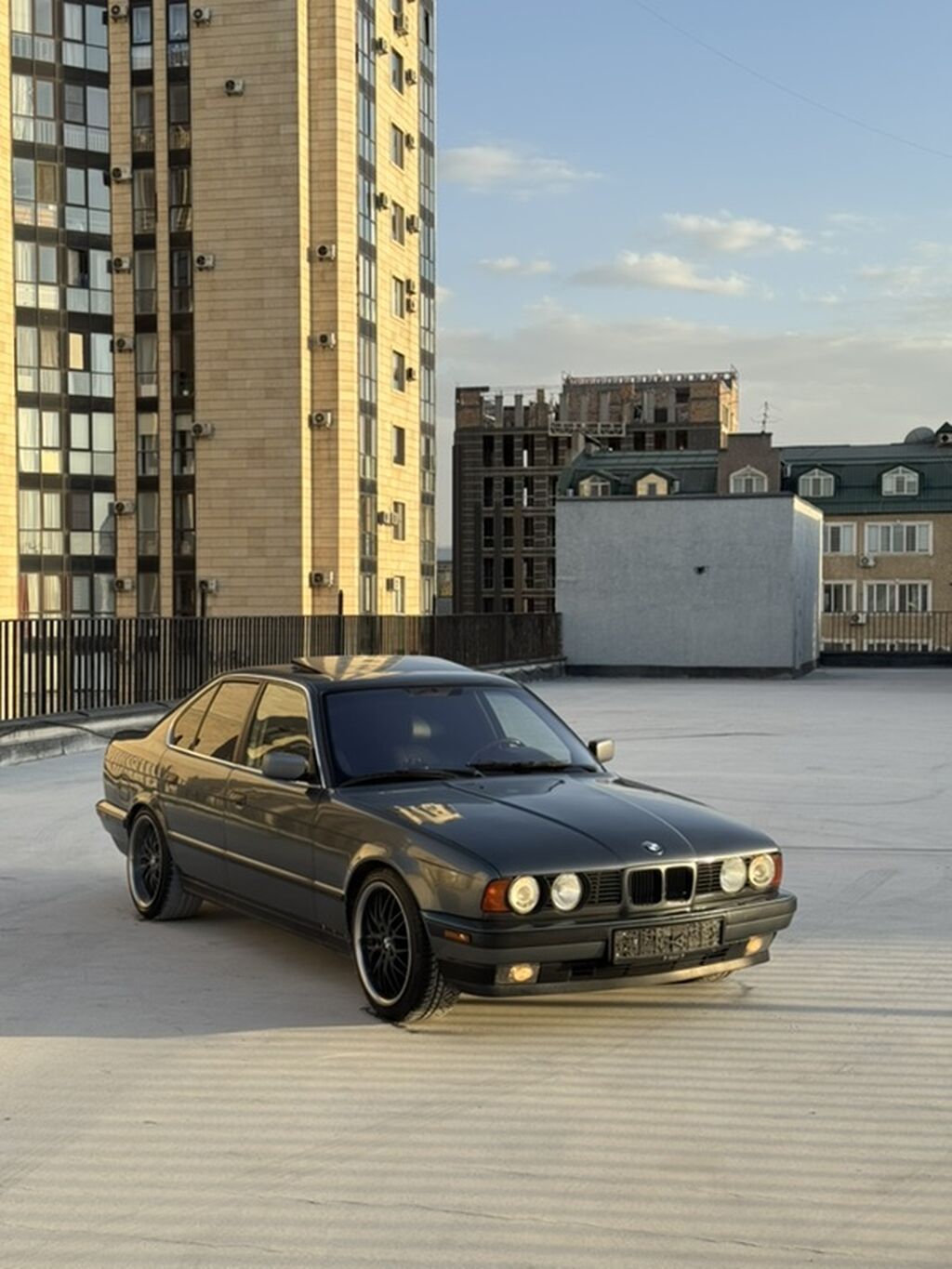 BMW 5 series: 1989 г., 3 л, Механика, Бензин, Седан: фото 1