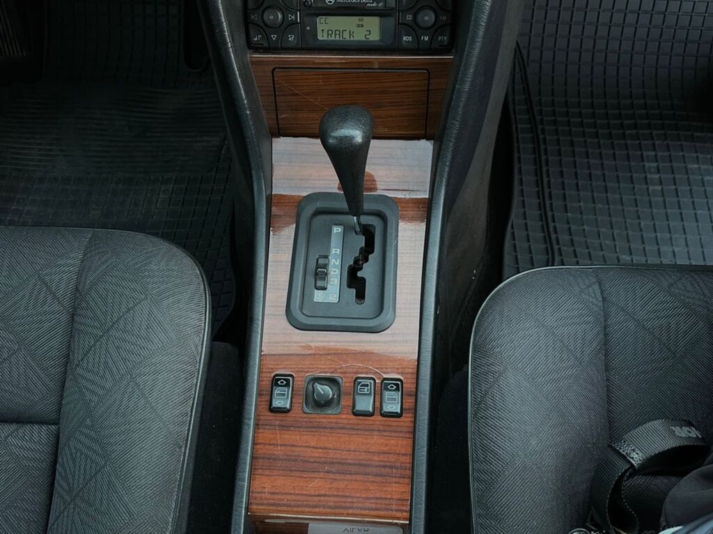 Mercedes-Benz W124: 1995 г., 2.2 л, Автомат, Бензин, Седан: фото 5