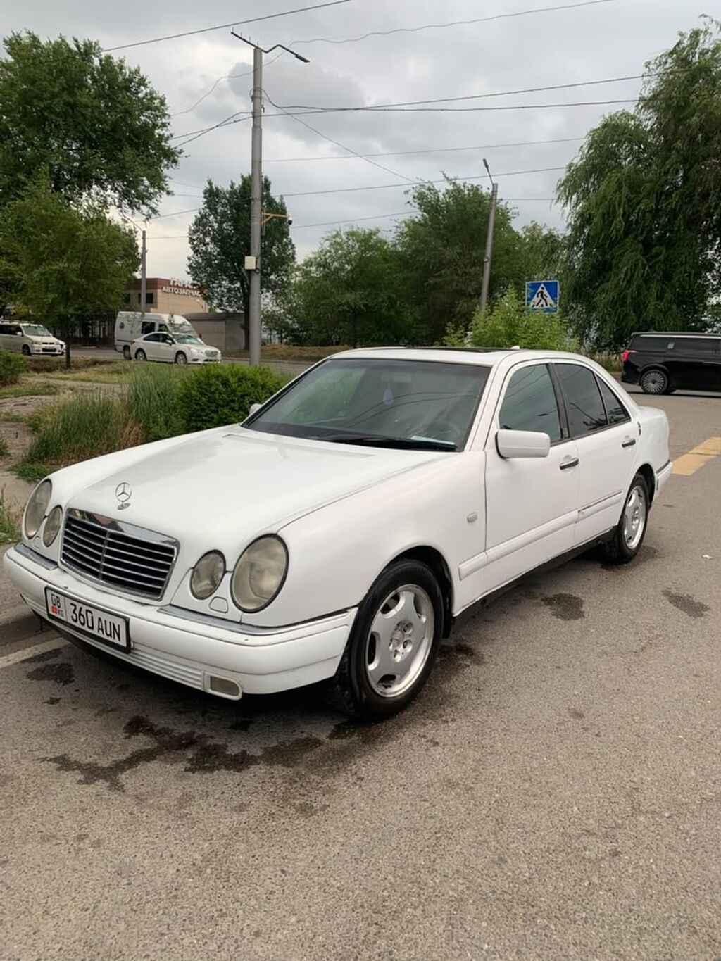 Mercedes-Benz E-Class: 1997 г., 2.4 л, Механика, Газ, Седан: фото 4