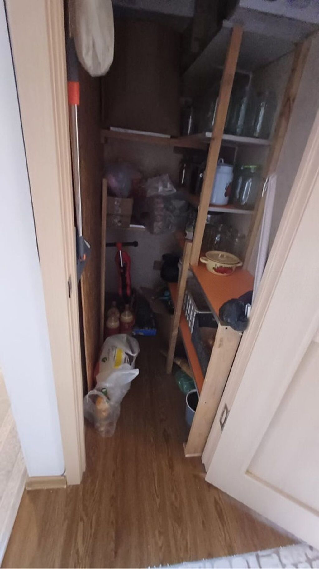 3 комнаты, 82 м², 106 серия, 4 этаж, Косметический ремонт — фото 8