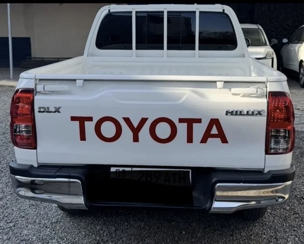 Toyota Hilux: 2024 г., 2.7 л, Автомат, Бензин, Пикап: фото 4