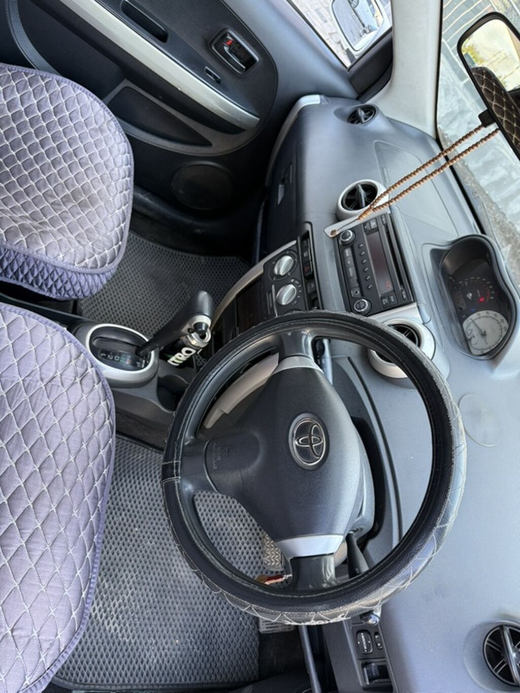 Toyota Ist: 2003 г., Автомат, Бензин, Хэтчбэк: фото 5