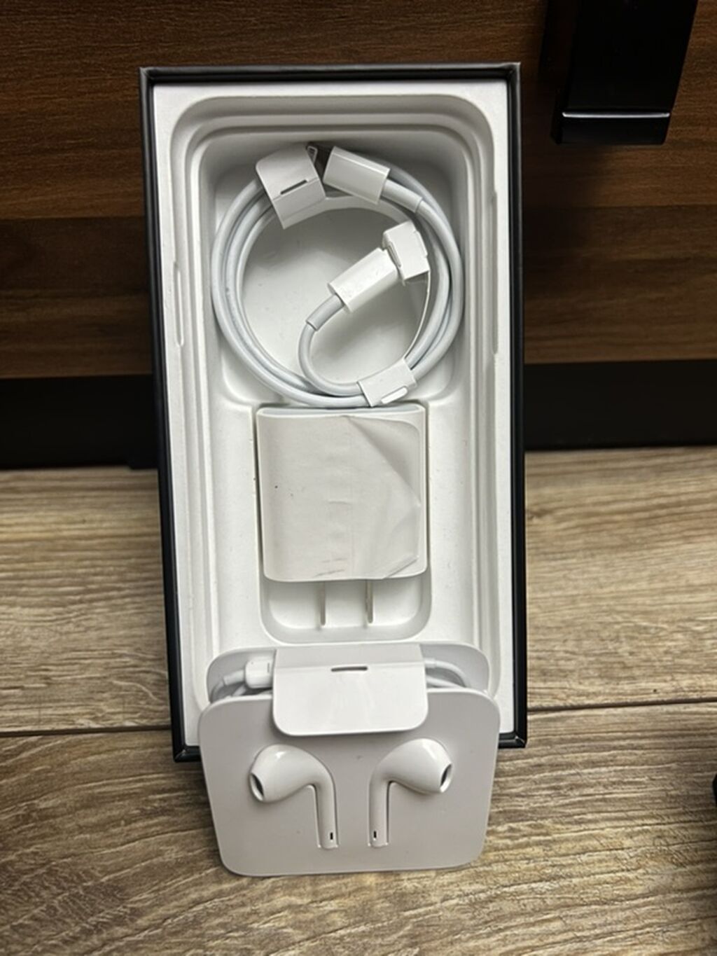 IPhone 11 Pro, цвет Gold Покупали в США, один хозяин был. Также новые: фото 7