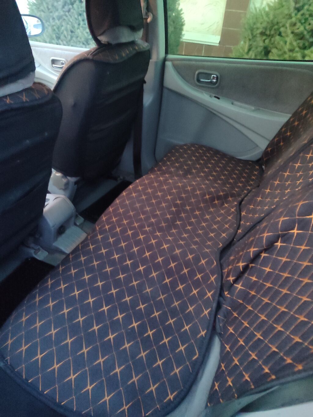 Nissan Almera Tino: 2000 г., 2.1 л, Механика, Бензин, Минивэн: фото 4