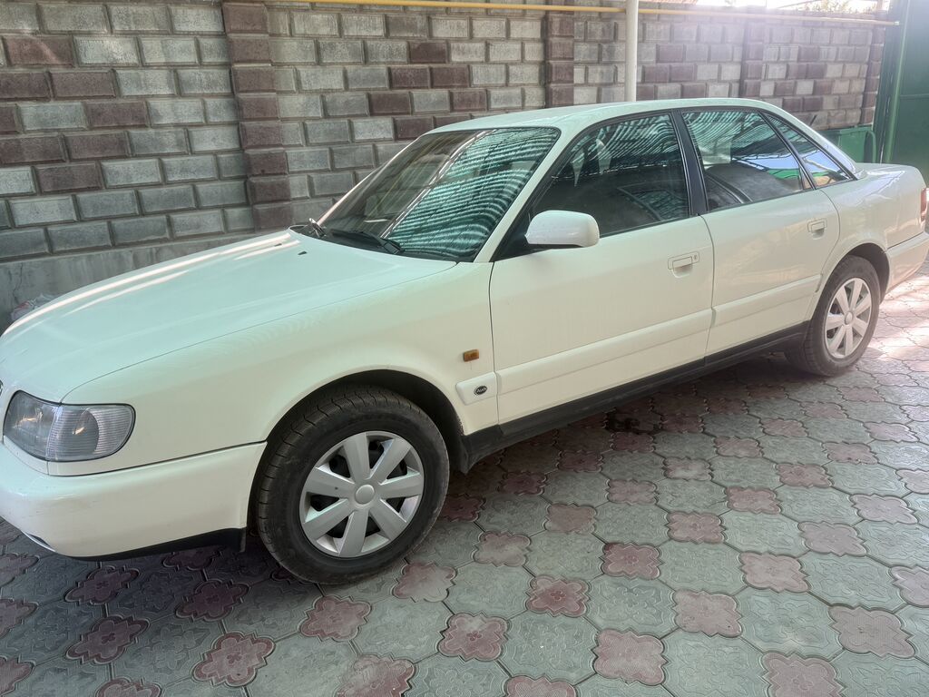 Audi 100: 1993 г., 2 л, Механика, Бензин, Седан: фото 6