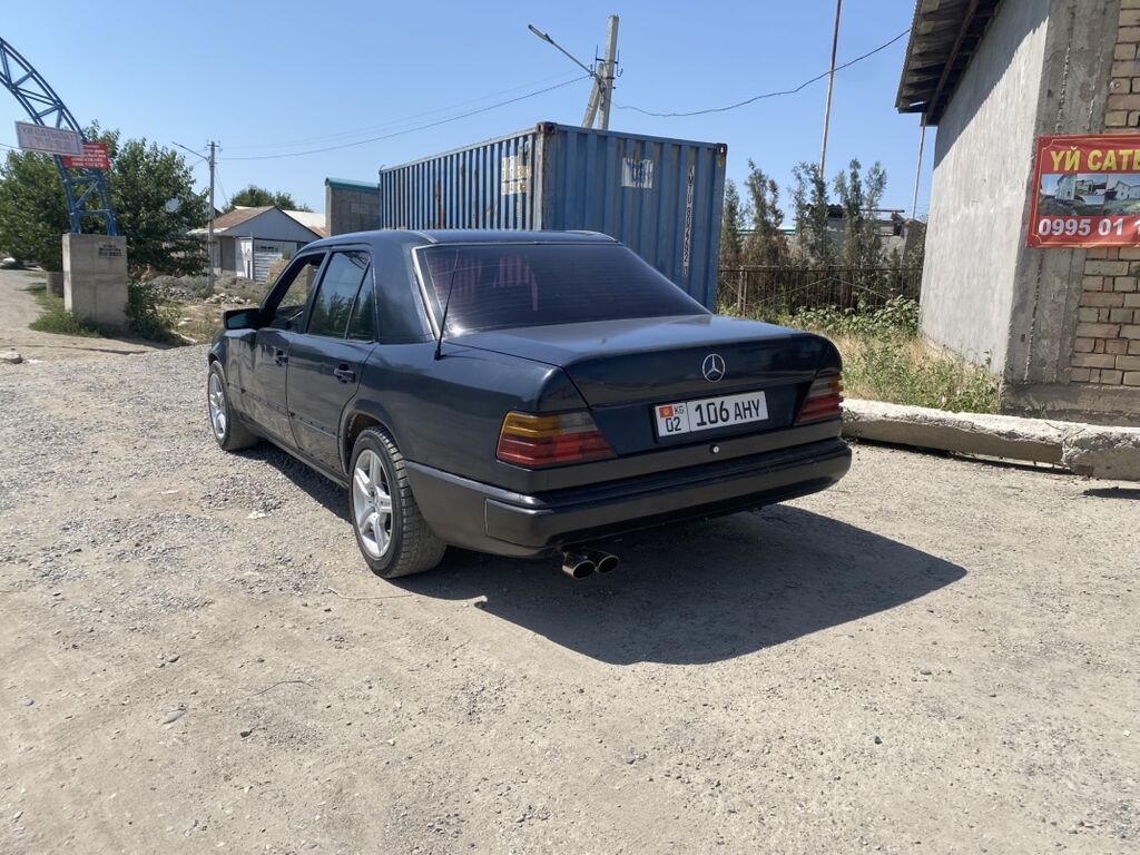Mercedes-Benz W124: 1989 г., 2.3 л, Механика, Бензин, Седан: фото 3
