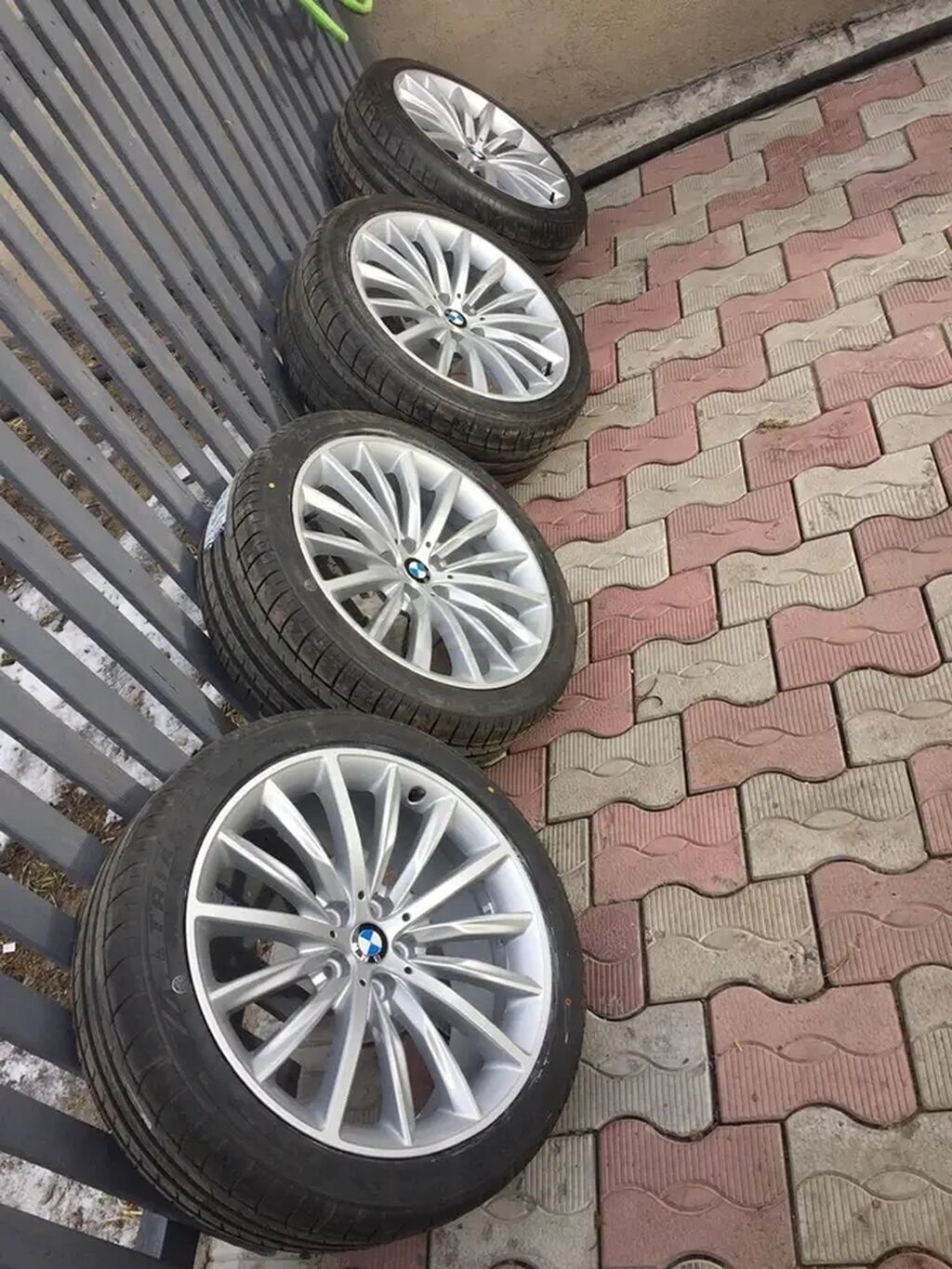 Комплект колес BMW в сборе - Оригинальные легкосплавные диски BMW: фото 3