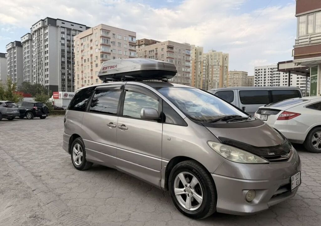 Toyota Estima: 2004 г., 2.4 л, Автомат, Газ, Минивэн: фото 2