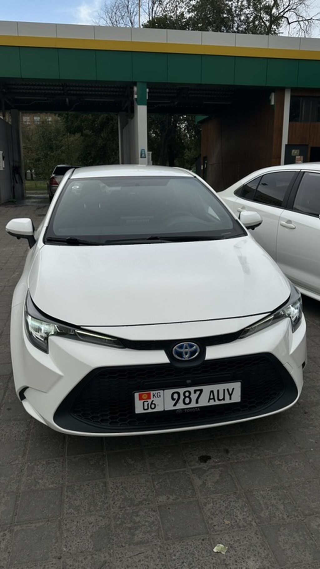 Toyota Corolla: 2021 г., 1.8 л, Автомат, Гибрид, Седан: фото 2