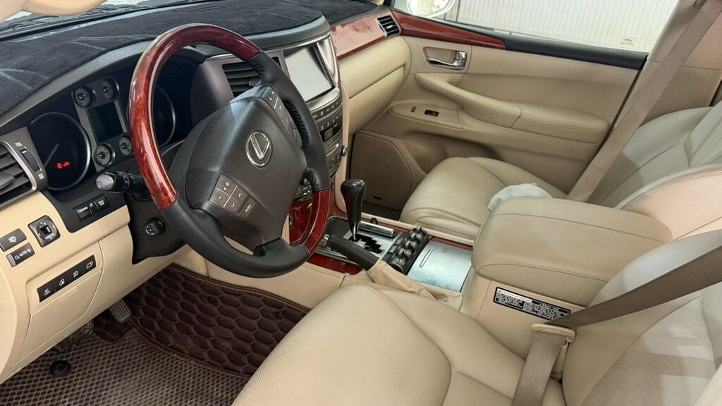 Lexus LX: 2009 г., 5.7 л, Автомат, Бензин, Внедорожник: фото 2