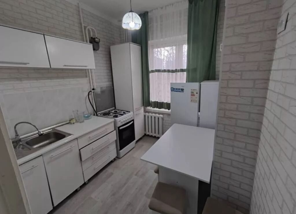 Сдается 1 комната(зал) в 3 к.кв. ул.Московская/Суюмбаева(р-н: фото 3