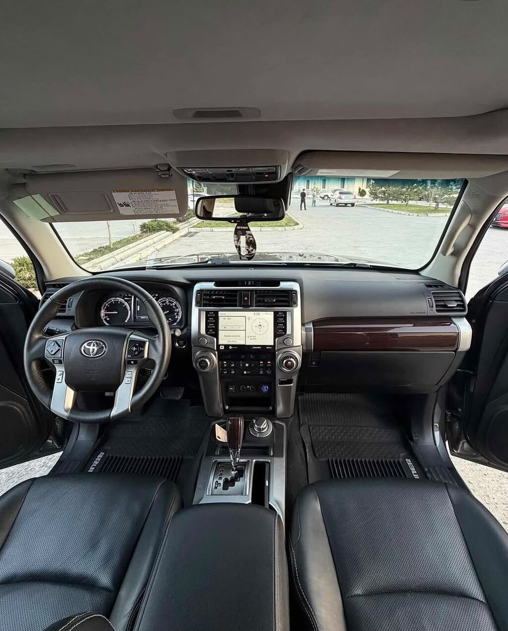 Toyota 4Runner: 2020 г., 4 л, Автомат, Бензин, Внедорожник: фото 4