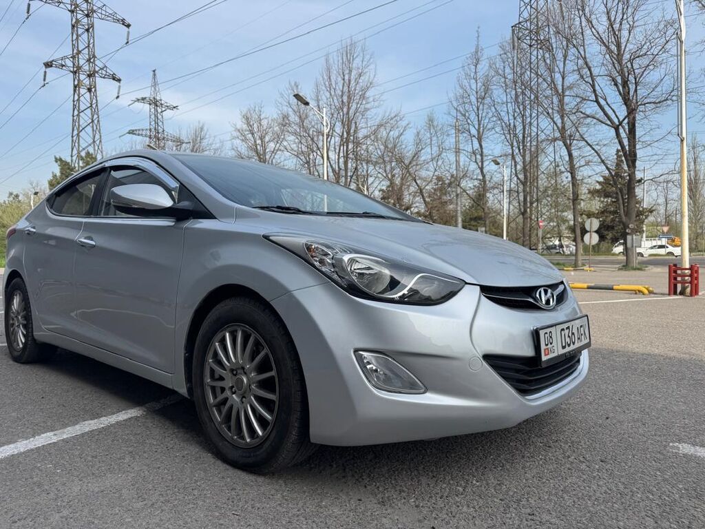 Hyundai Avante: 2012 г., 1.5 л, Автомат, Бензин, Седан: фото 3