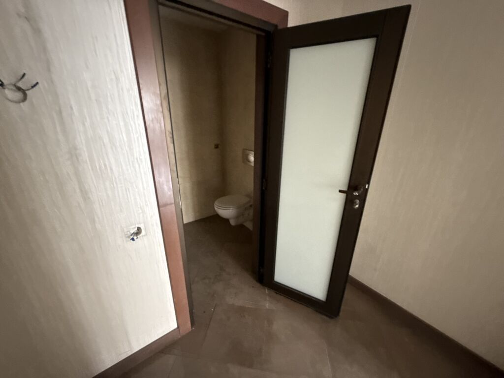 Продажа офисов 402 м², С ремонтом, С мебелью, Многоэтажное здание, 2 этаж: фото 6