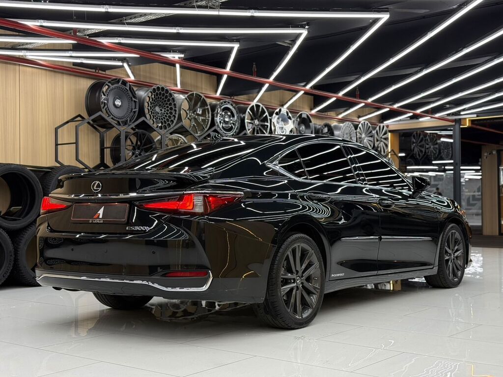 Lexus ES: 2021 г., 2.5 л, Автомат, Гибрид, Седан: фото 4