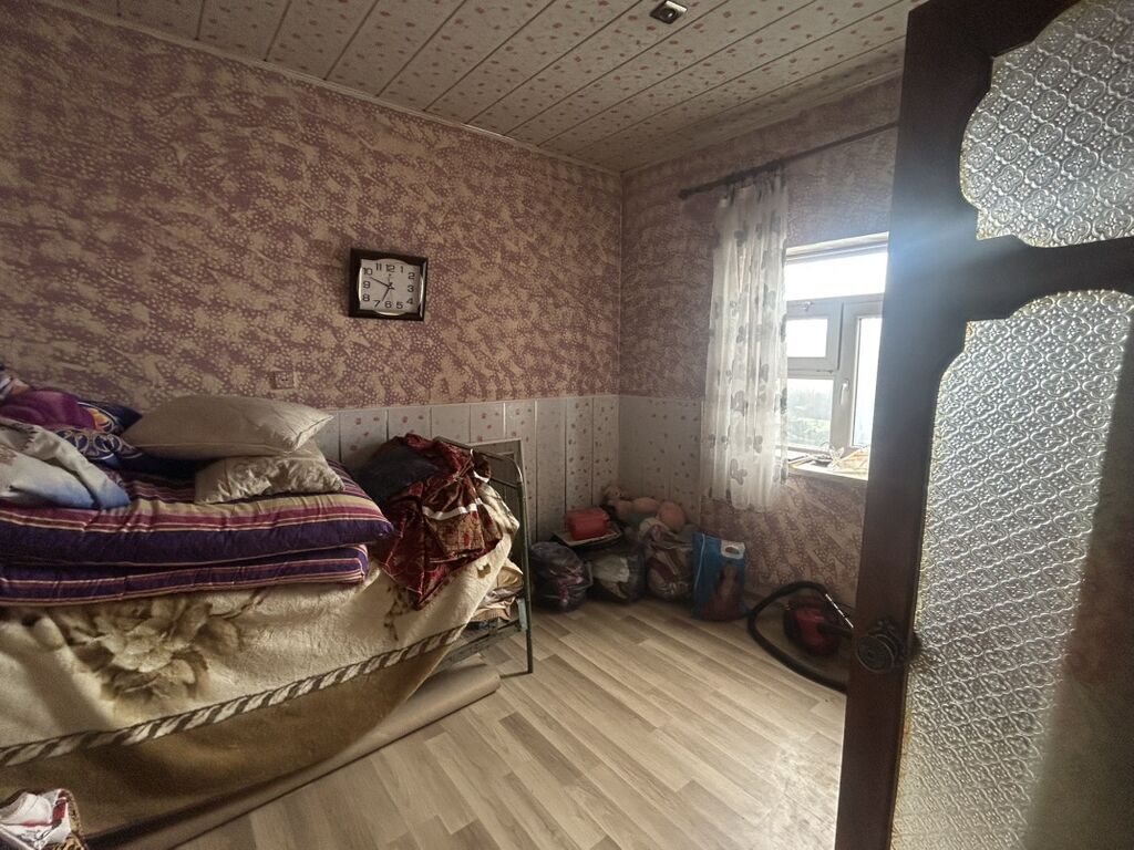 Satılır: kənd mühitində həyət evi və geniş torpaq sahəsi - Tikinti