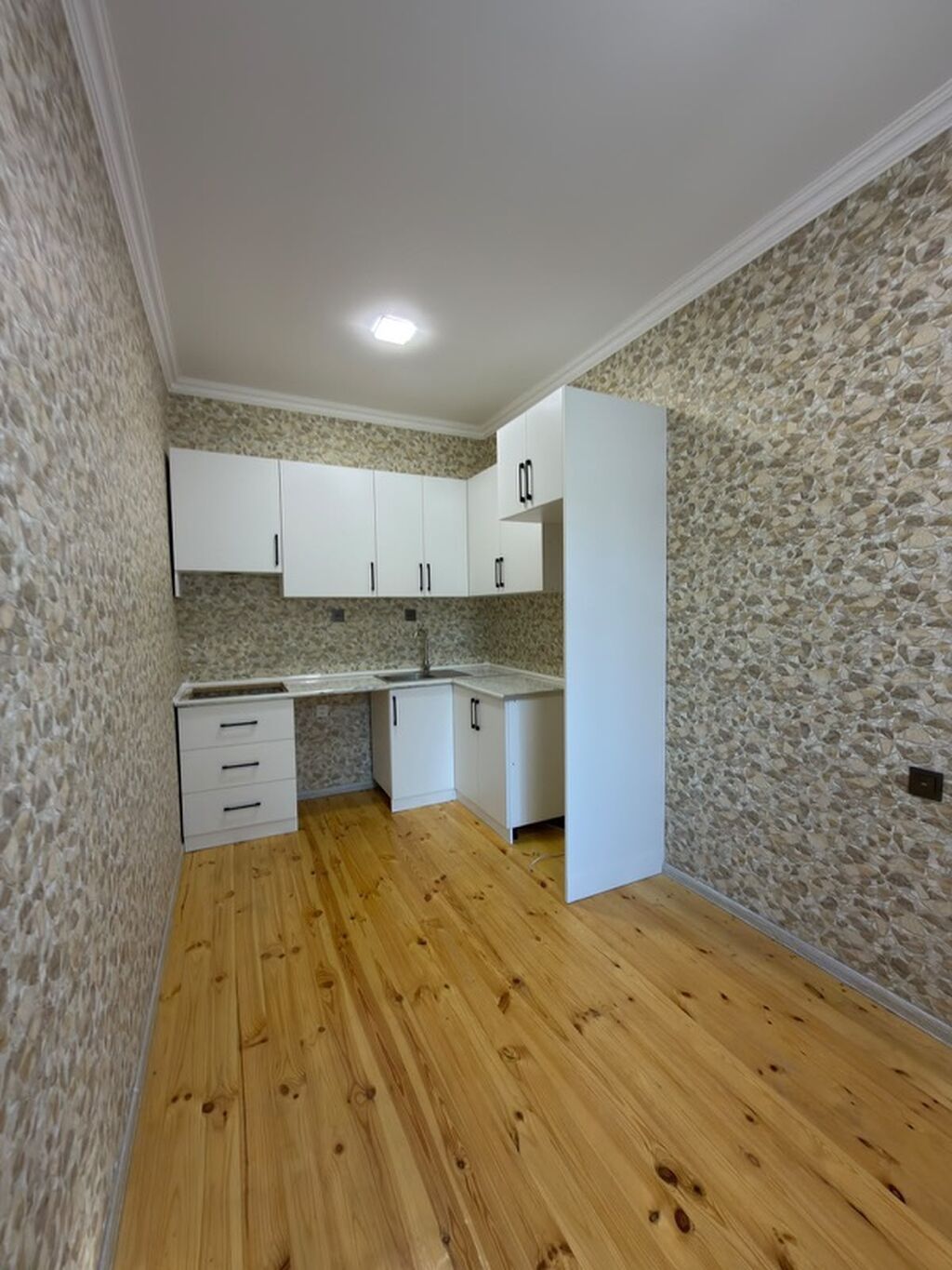 3 otaqlı, 85 kv. m, Yeni təmirli