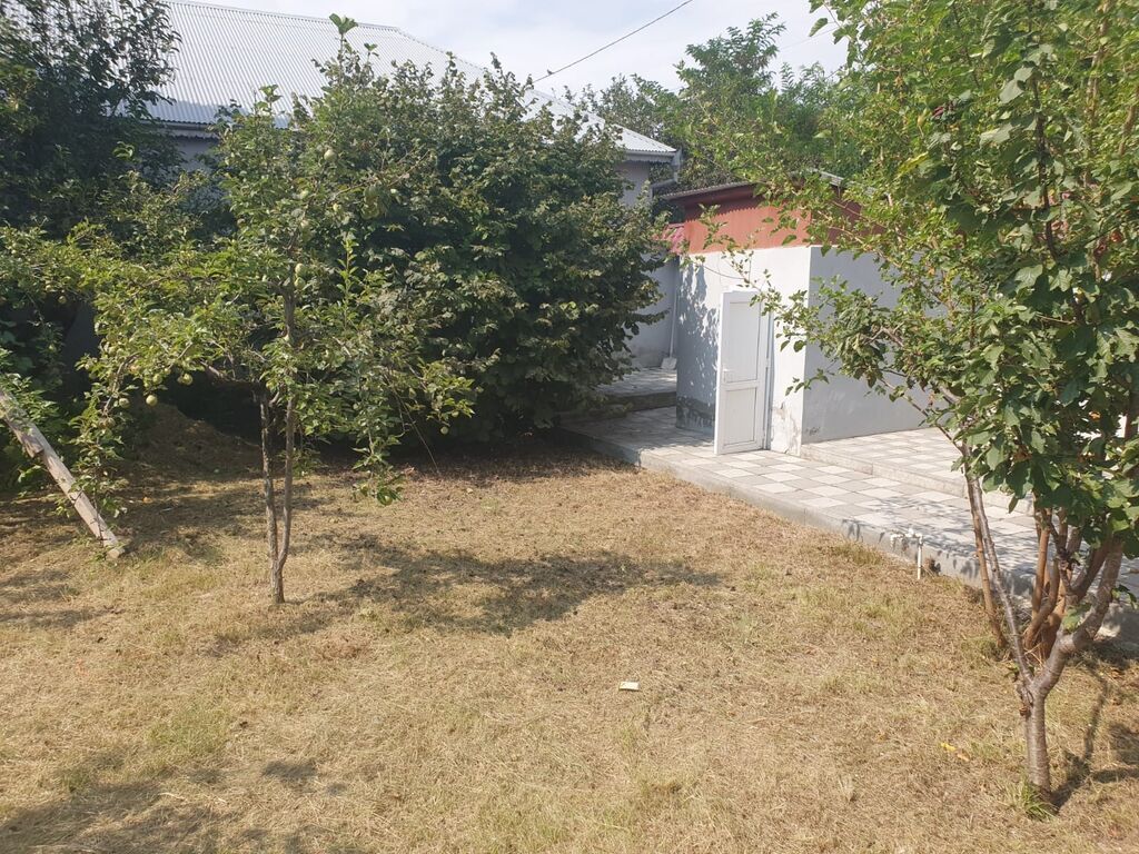 İsmayıllı rayon, Günəşli qəsəbəsində təcili həyətyanı ev satılır