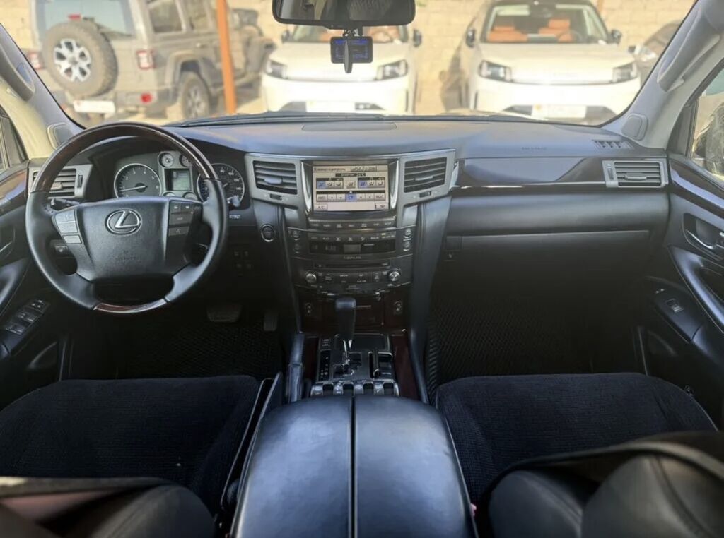 Lexus LX: 2009 г., 5.7 л, Автомат, Газ, Внедорожник: фото 4
