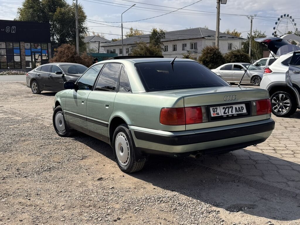 Audi 100: 1992 г., 2.3 л, Механика, Бензин, Седан: фото 4