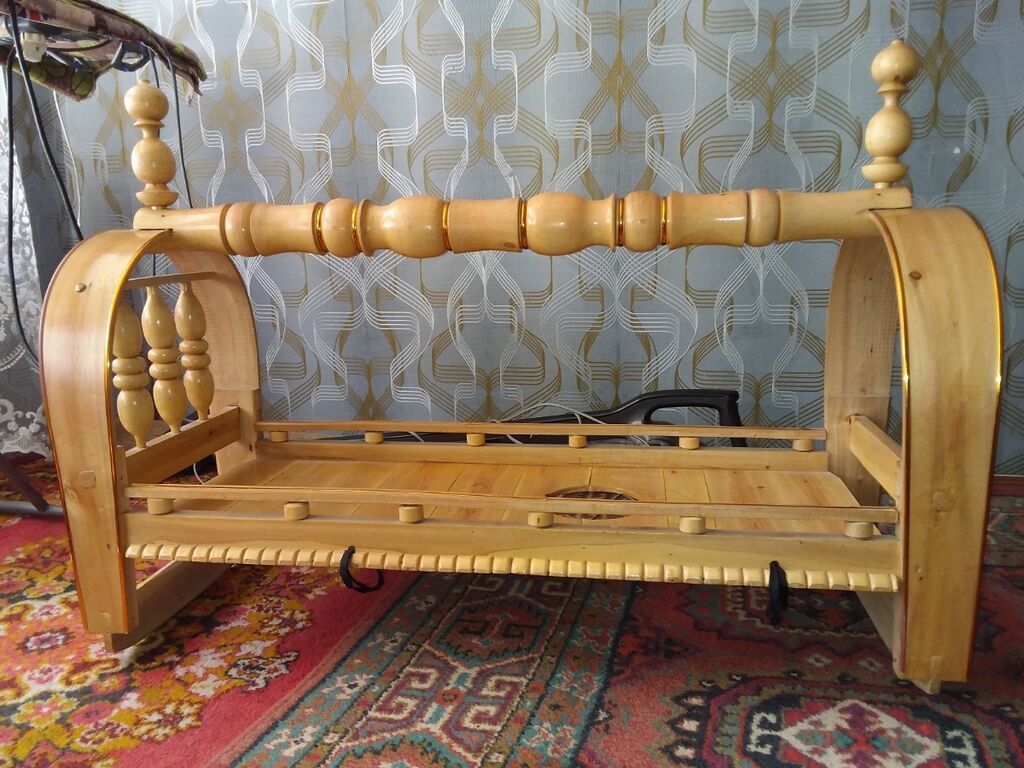 Бешик из дерева (колыбель для новорождённых): фото 2