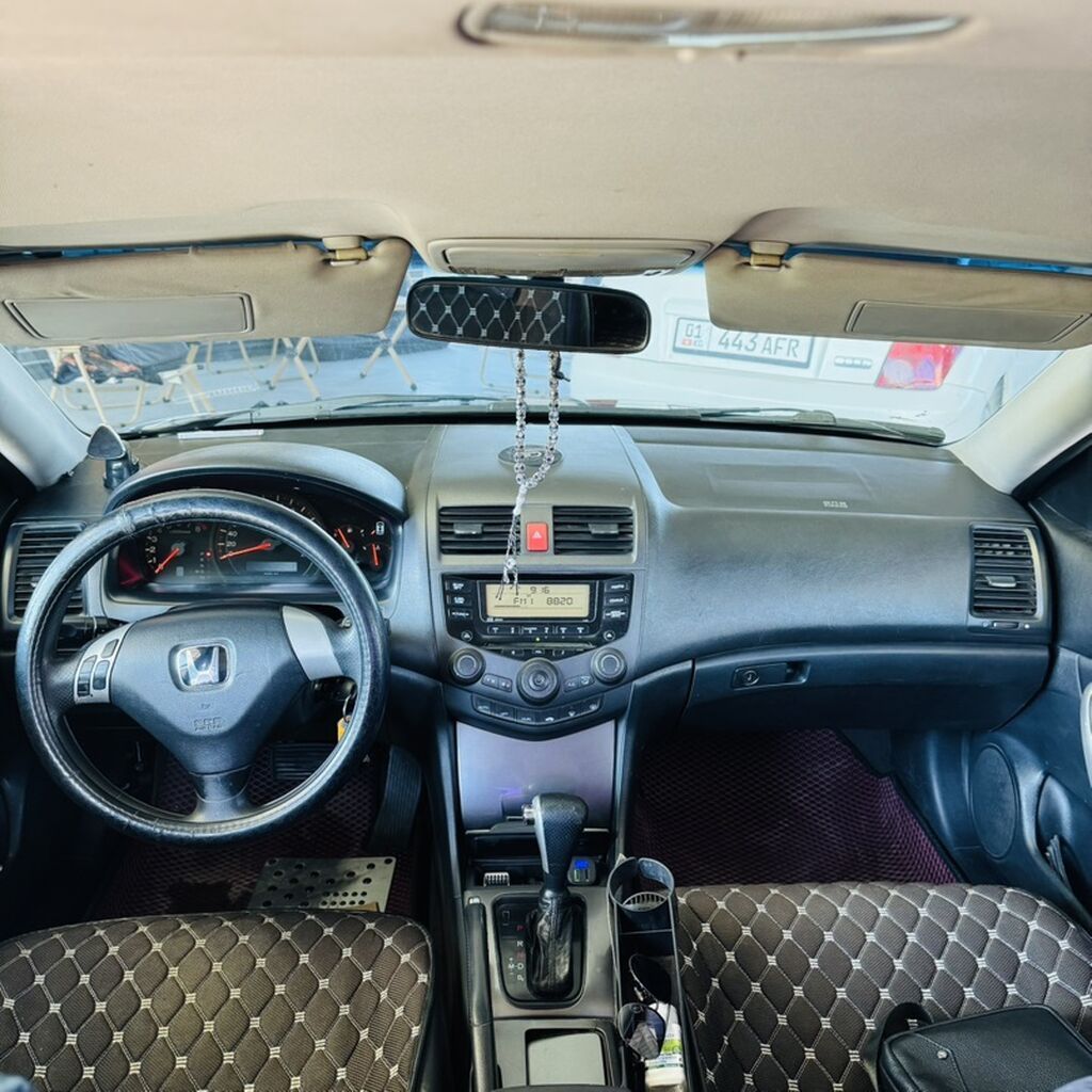 Honda Accord: 2004 г., 2 л, Автомат, Бензин, Седан: фото 7