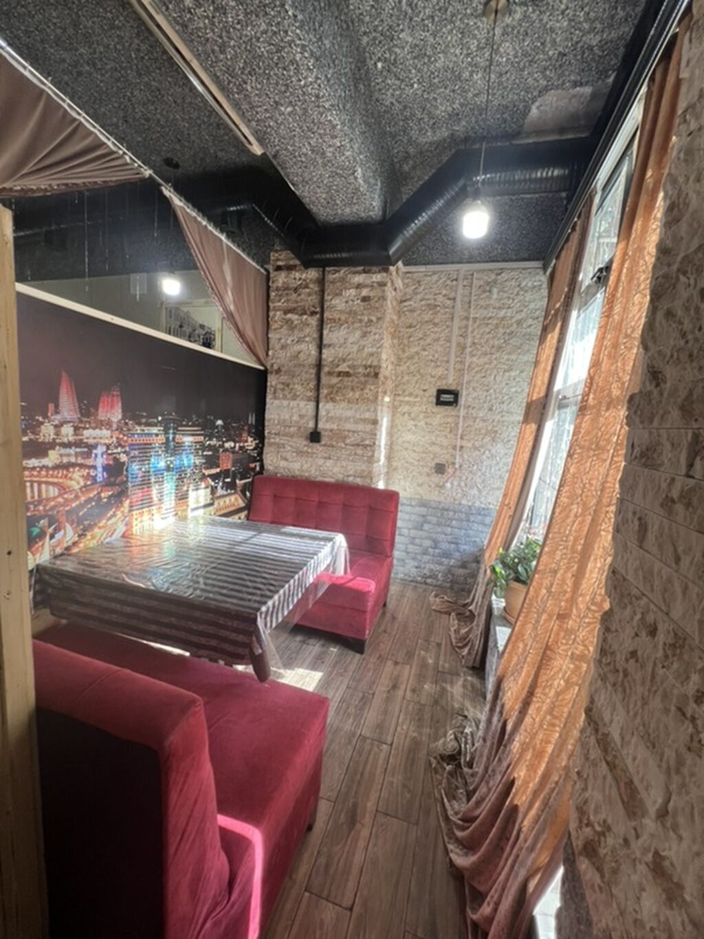 İcarəyə verilir: Tam təchizatlı restoran hər bir şeraiti var, ancaq