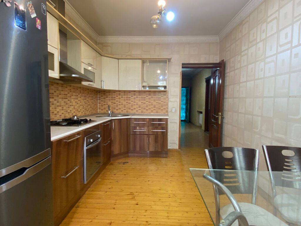 Binəqədi qəs. 5 otaqlı, 200 kv. m, Kredit yoxdur, Orta təmir