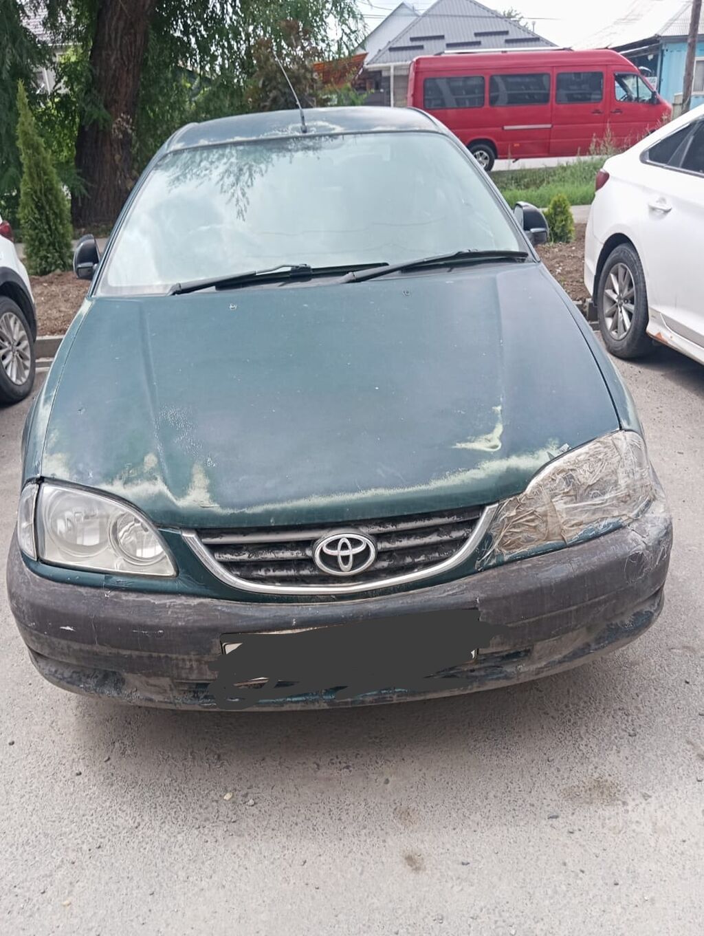 Toyota Avensis: 2002 г., 1.8 л, Автомат, Бензин, Седан — фото 1