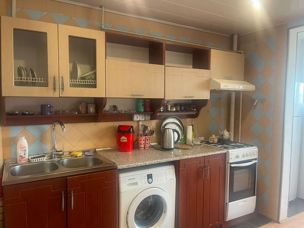 Bakı, 3 otaqlı, Köhnə tikili, 66 kv. m